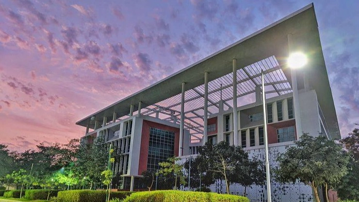 BML Munjal University BTech Fees bg image